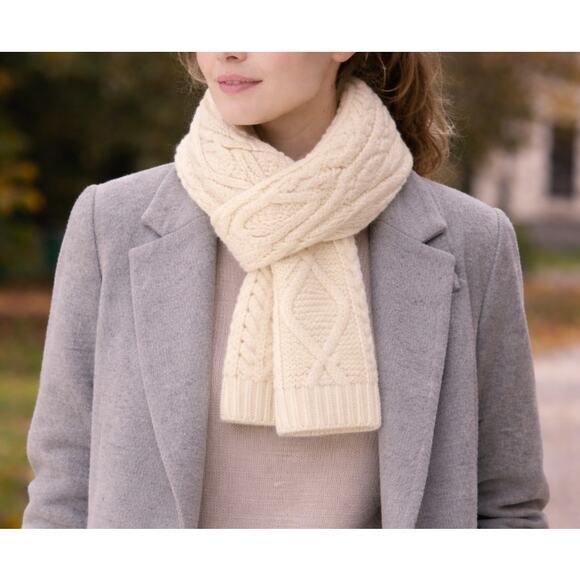 Unisex Donnelly Clan Virgin Wool Cream Rectangle Scarf OS EUC! - Picture 1 of 5